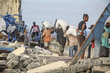 ハイチでハリケーン被災者へ食糧支援