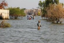 パキスタン　洪水から100日経過